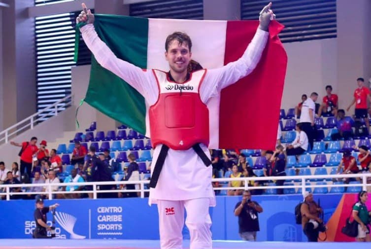 Iker Casas lidera otra jornada brillante del taekwondo mexicano con cinco medallas en Santo Domingo 2026