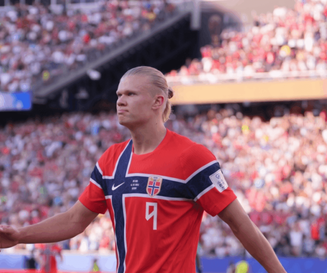 Noruega gana mientras Haaland anota dos en su debut en el Mundial
