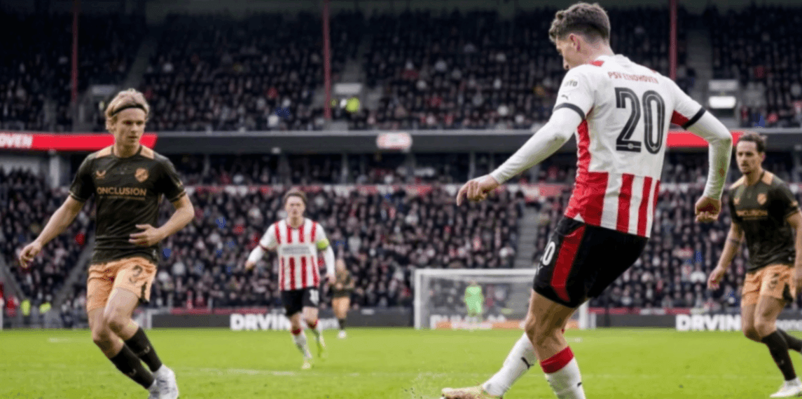 PSV gana su tercera Eredivisie consecutiva en tiempo récord