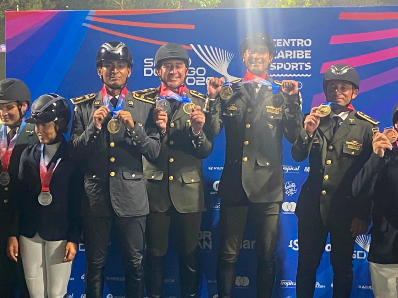 México inaugura el ecuestre con doble oro y un histórico 1-2 en Santo Domingo 2026