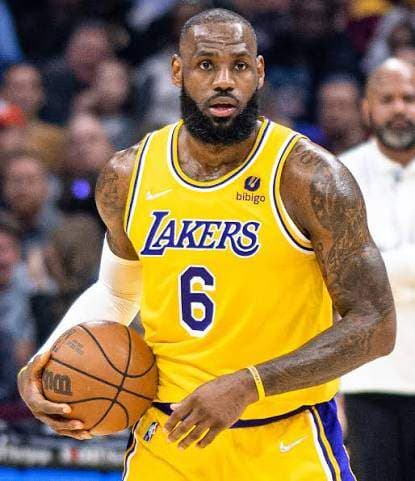 LeBron elige a los 76ers, lo califica como su 'última decisión'